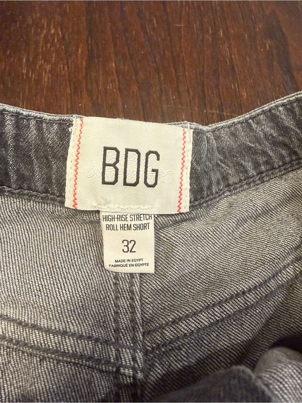 NWT BDG - Urban Outfitters High Rise Stretch Roll Hem Denim Short Grey Wash Sz32 - Picture 11 of 14